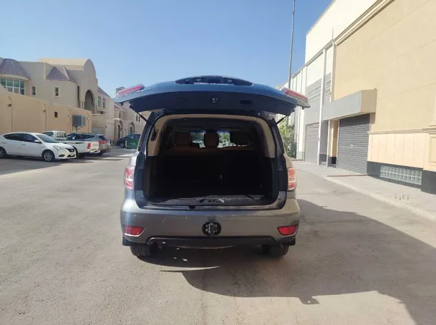 Car image 26