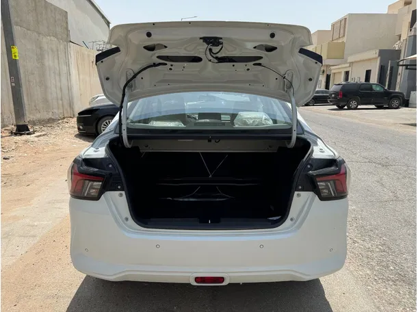 Car image 21