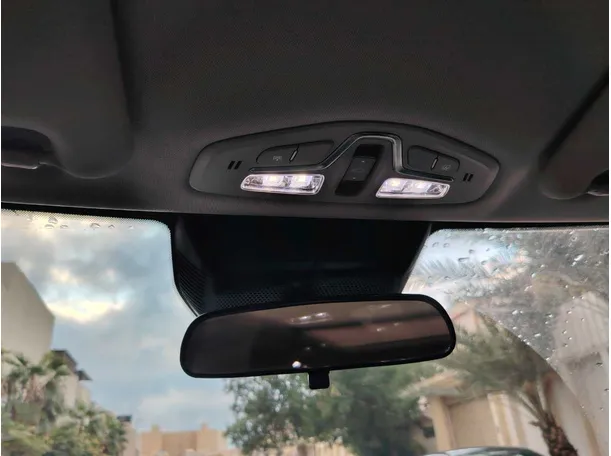 Car image 29