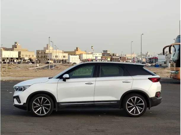 Car image 8
