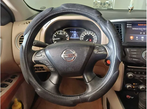 Car image 18