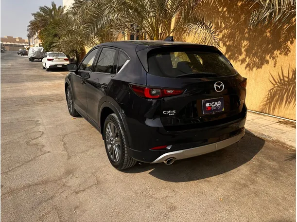 Car image 7