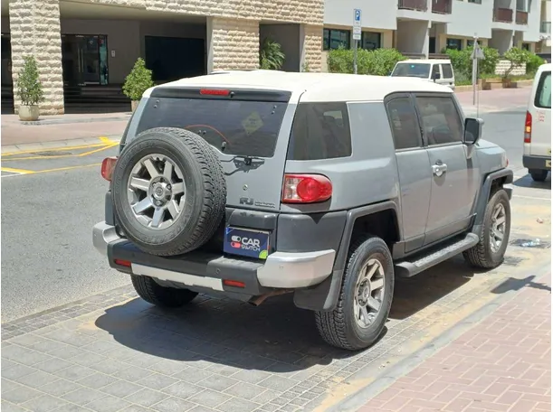 Car image 5