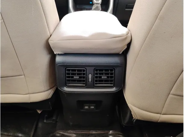 Car image 32