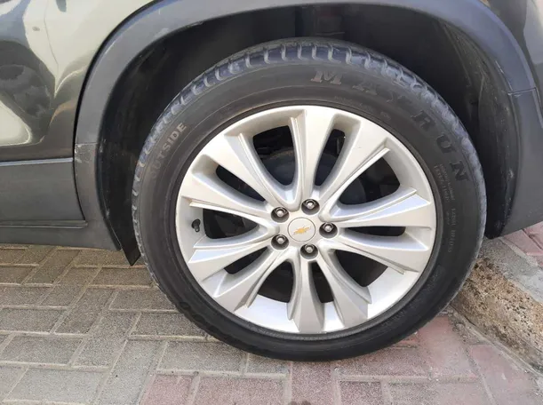 Car image 8
