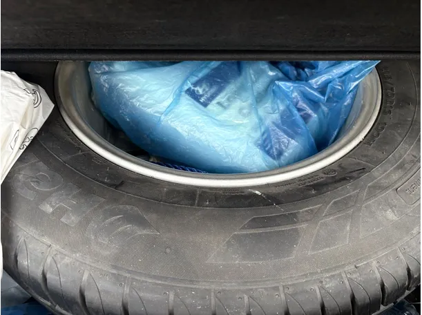 Car image 27