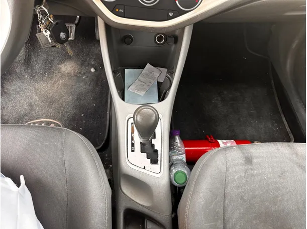 Car image 18