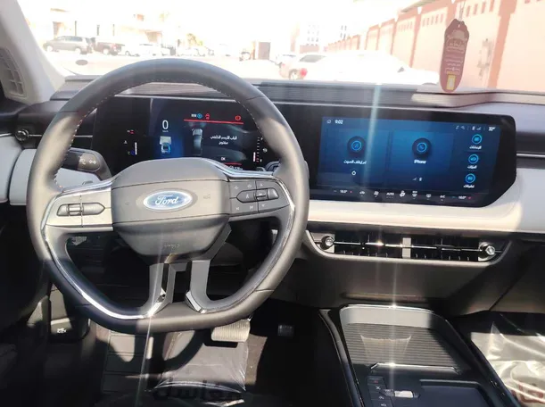 Car image 19