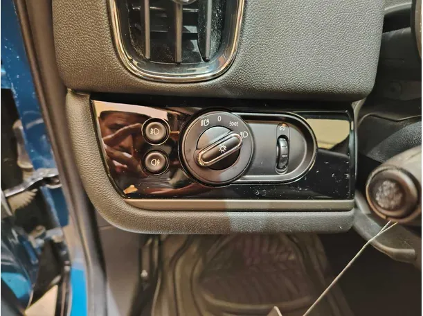 Car image 33
