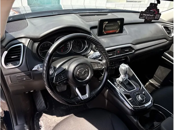 Car image 13