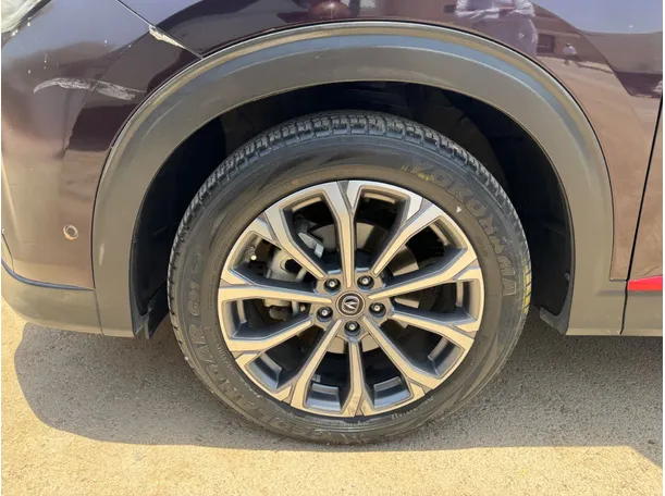 Car image 9
