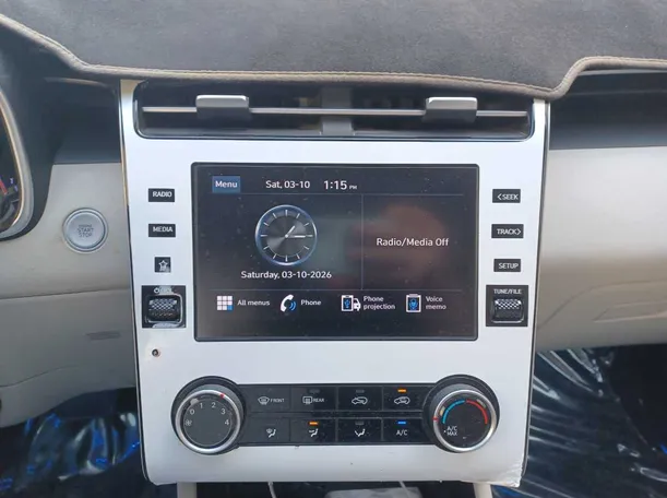 Car image 14
