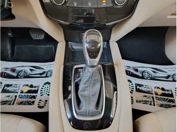 Car image 21