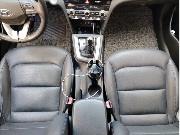 Car image 18
