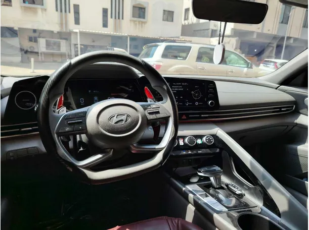 Car image 25