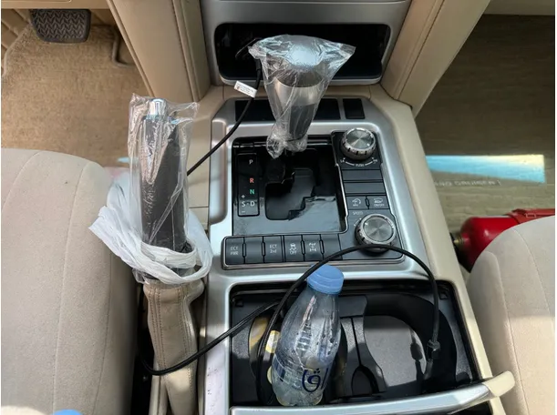 Car image 18