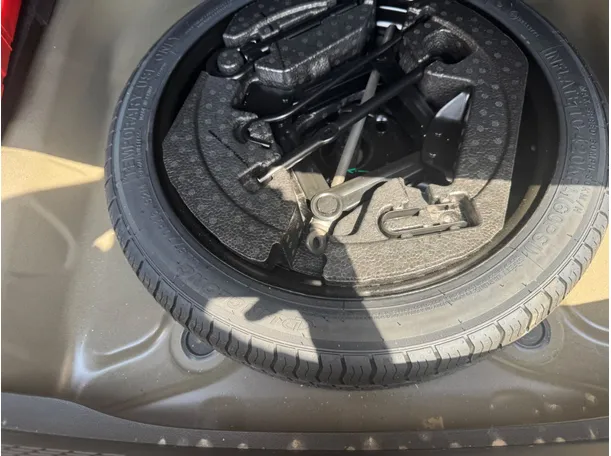 Car image 20