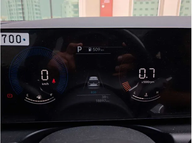 Car image 21