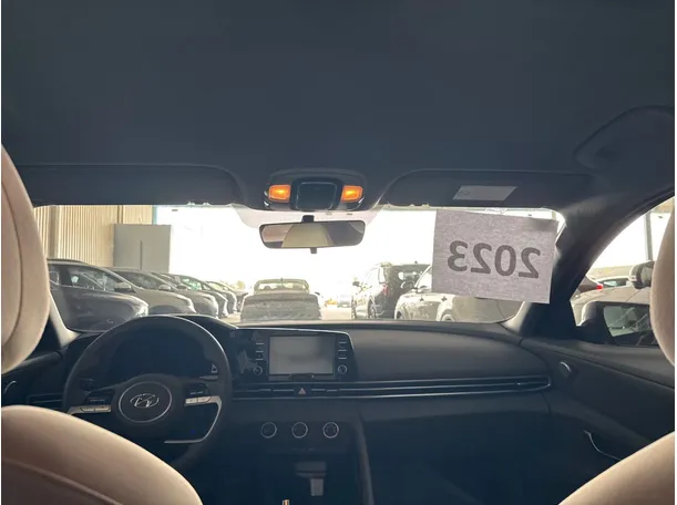 Car image 15