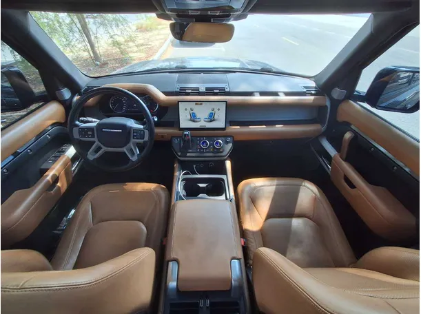 Car image 16