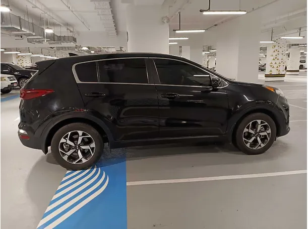 Car image 8
