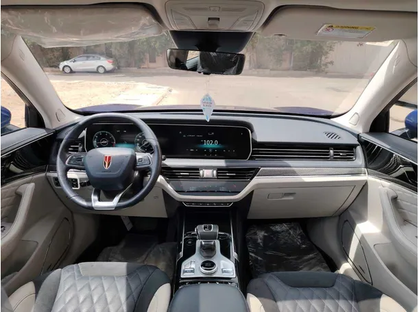 Car image 19