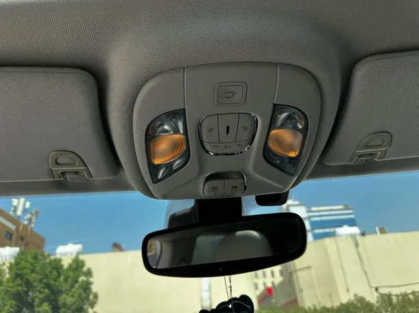 Car image 24