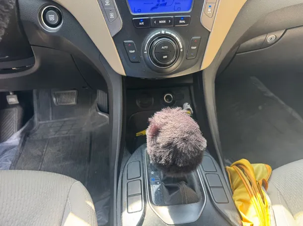 Car image 15