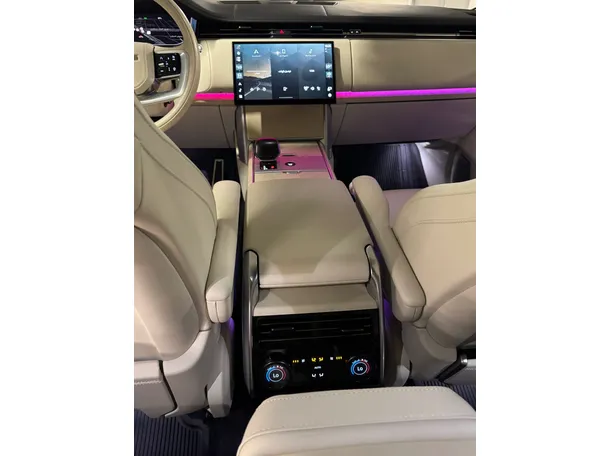 Car image 24
