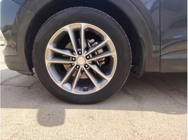 Car image 10