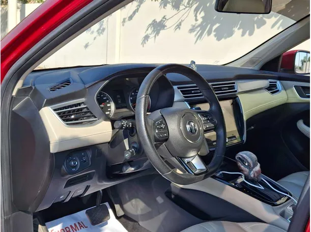 Car image 11