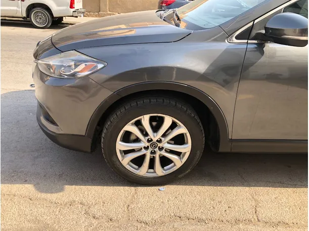 Car image 9