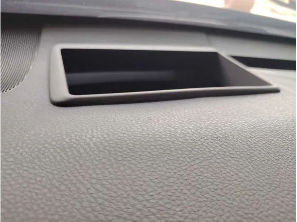 Car image 34