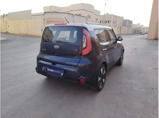 Car image 5