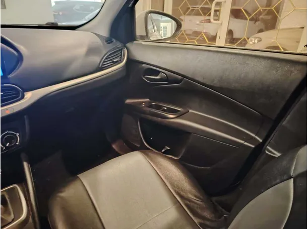 Car image 38