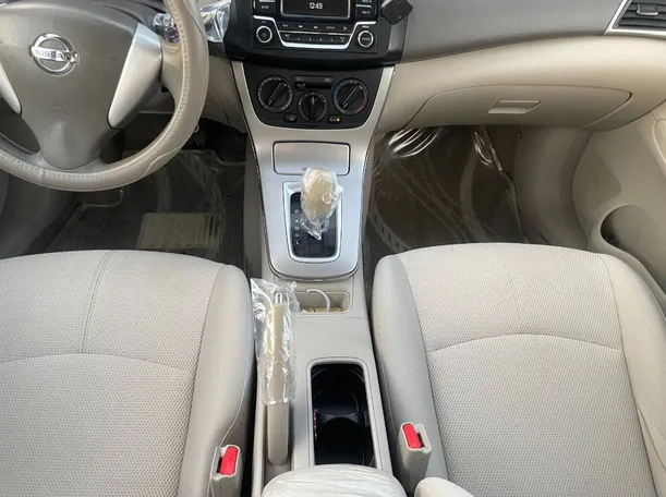 Car image 18