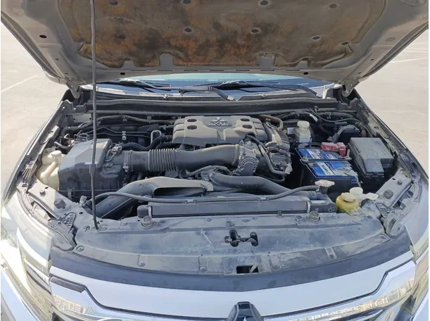 Car image 26