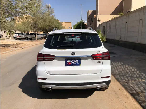 Car image 6