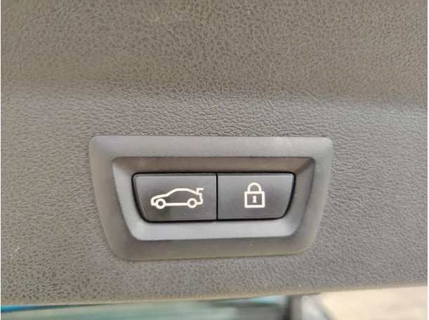 Car image 35