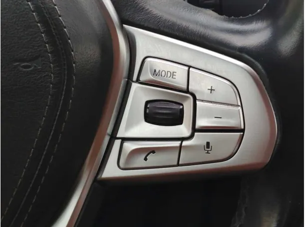 Car image 27