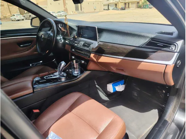 Car image 16