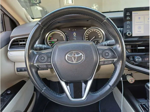 Car image 14