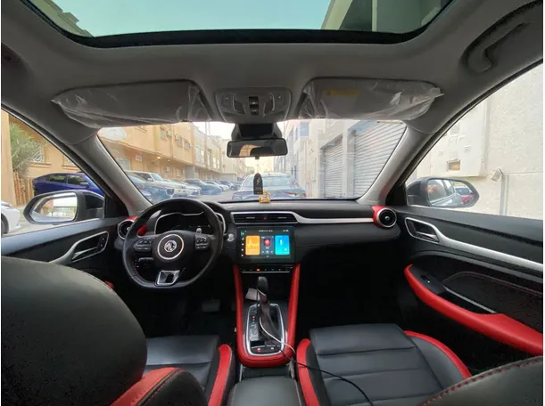 Car image 14