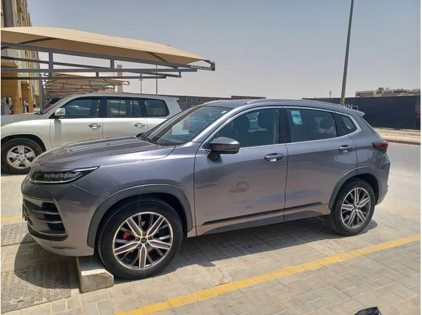 Car image 8