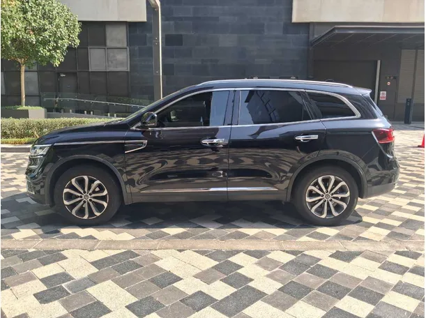 Car image 8