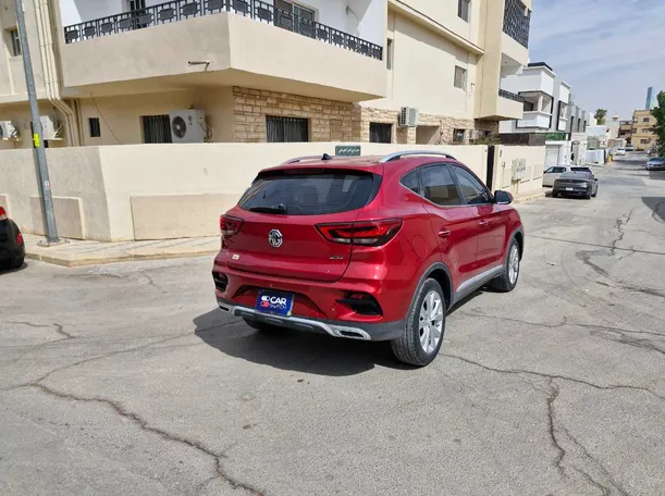 Car image 5