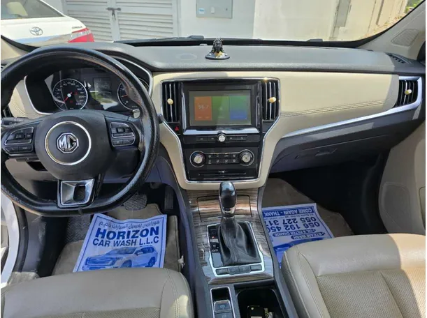 Car image 15