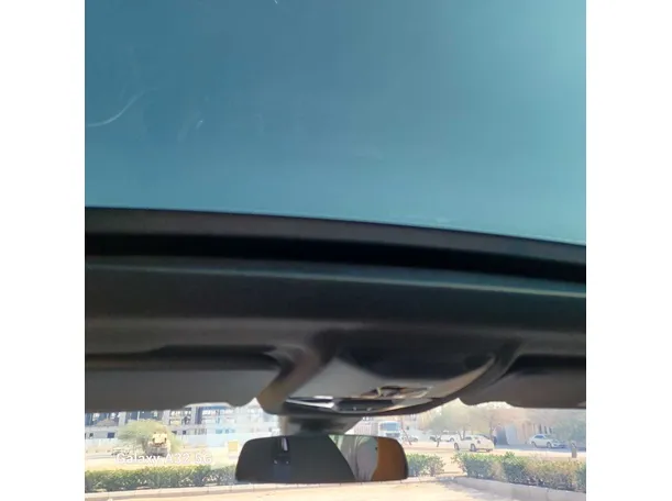 Car image 32