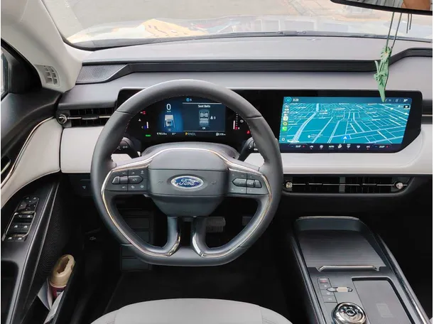 Car image 25
