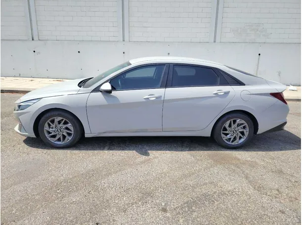 Car image 8